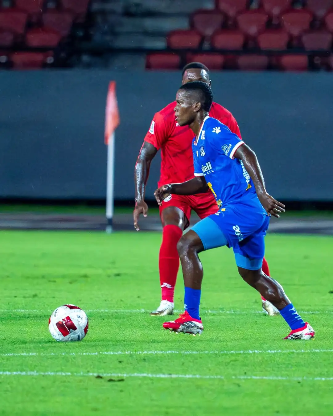 Jugadores de Árabe Unido en el partido ante San Francisco