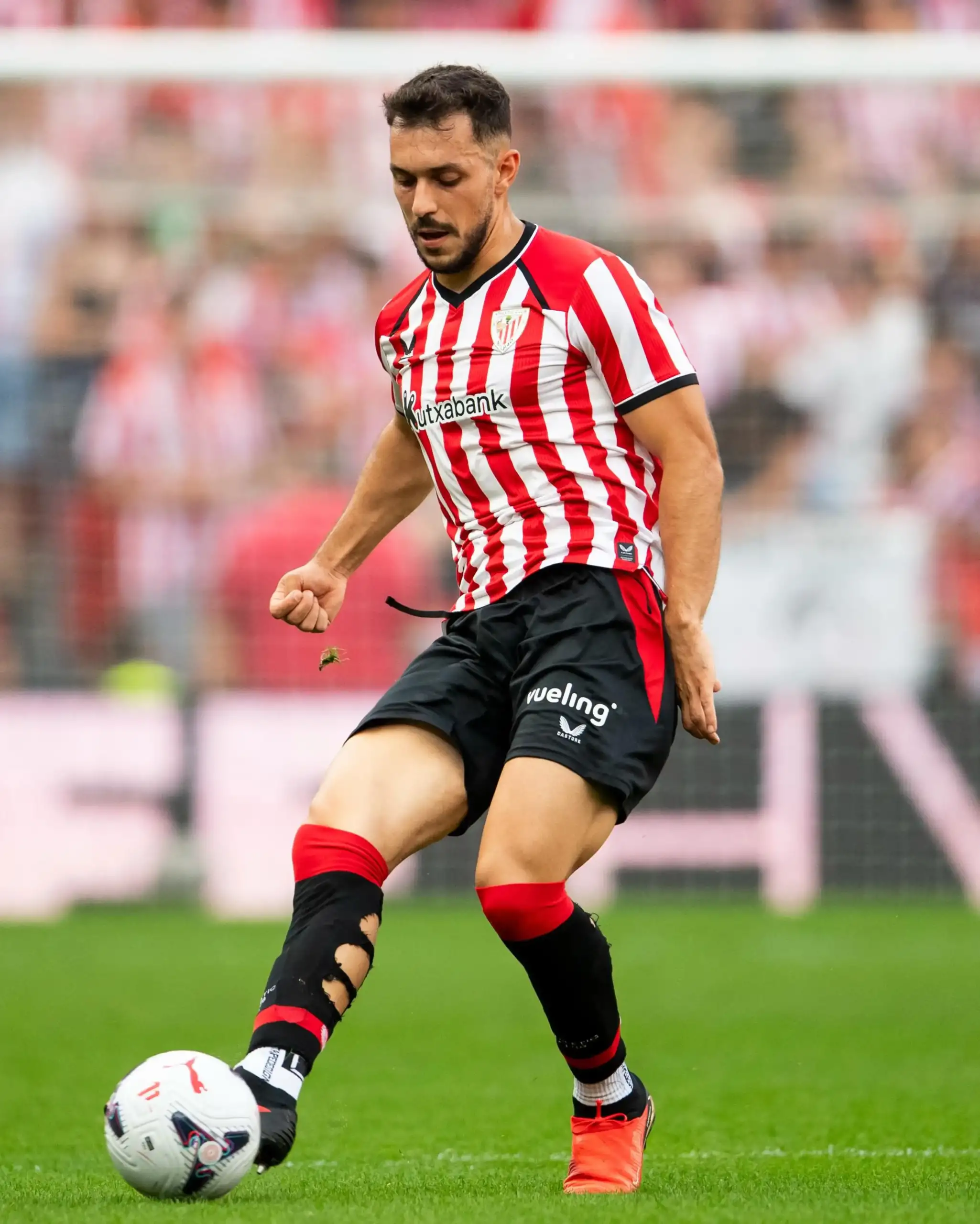 Accion del Athletic Club ante el Alaves en San Mames