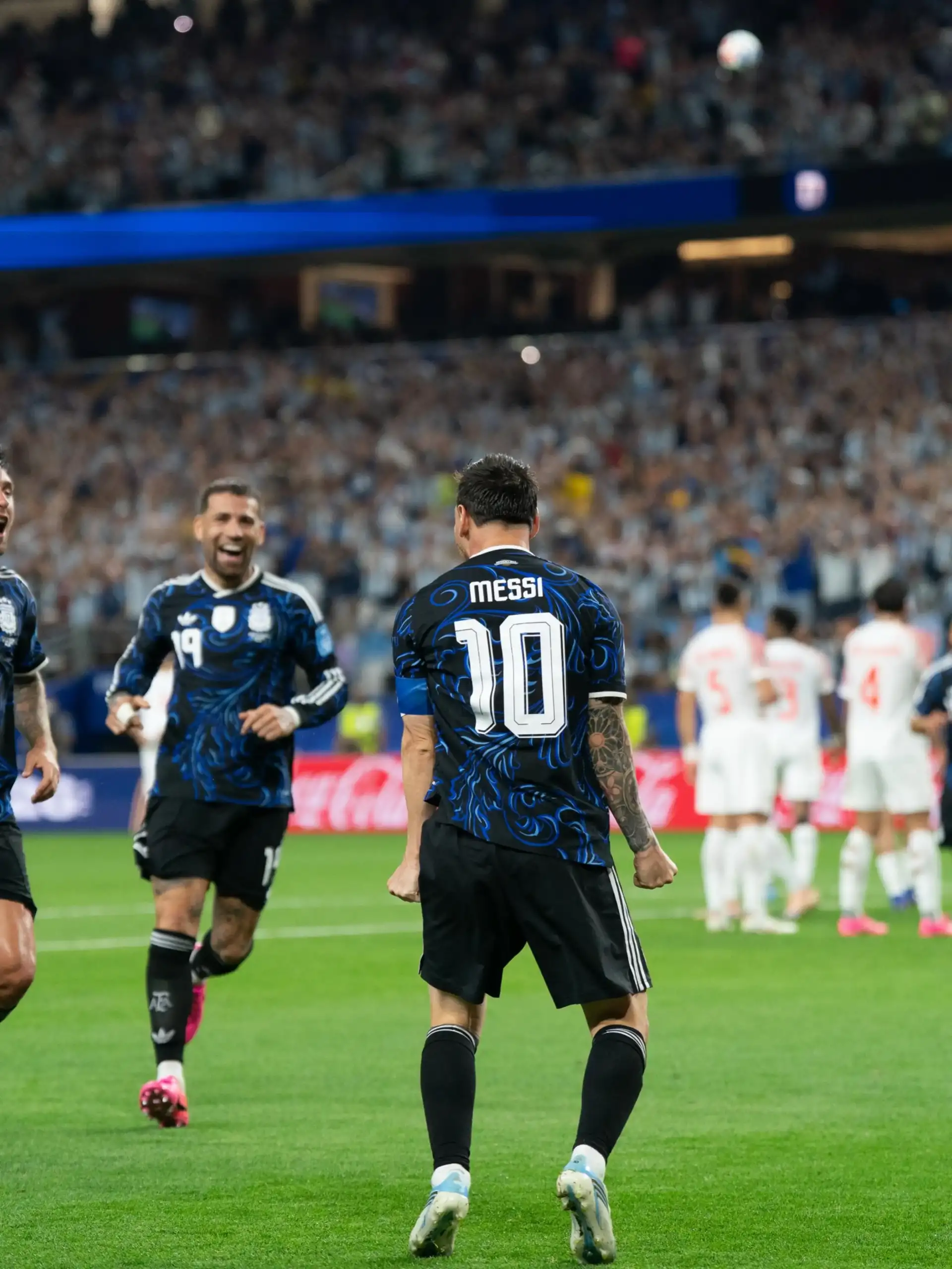 Lionel Messi de espaldas con la camiseta número 10 de Argentina